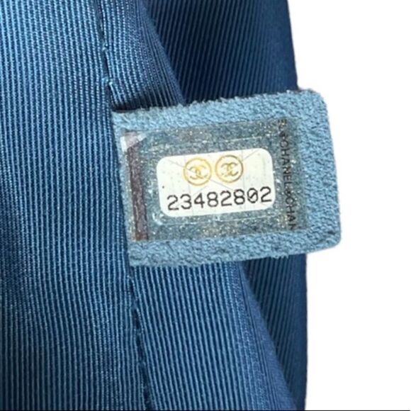 Chanel Easy Shopping Quilted Lambskin Handbag Blue - Picture 3 of 16